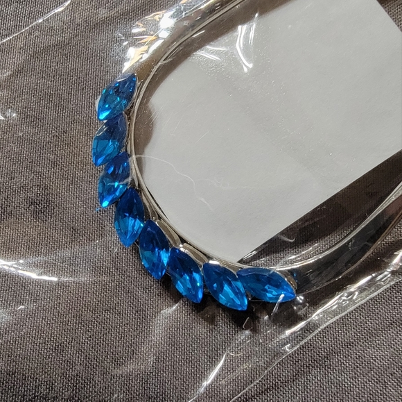 Lilla Rose Alexandra U-Pin in blue - Picture 2 of 3